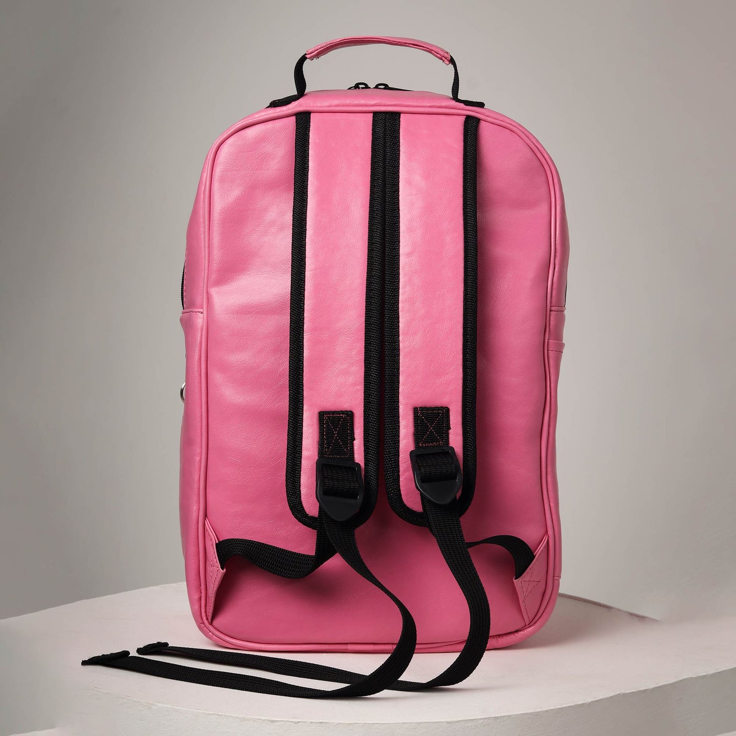 mochila personalizada legend, mochila resistente, mochila com nome, mochila estilosa, mochila premium, mochila esportiva, mochila exclusiva, mochila para viagem, mochila versátil, mochila oficial, mochila de alta qualidade, mochila rosa