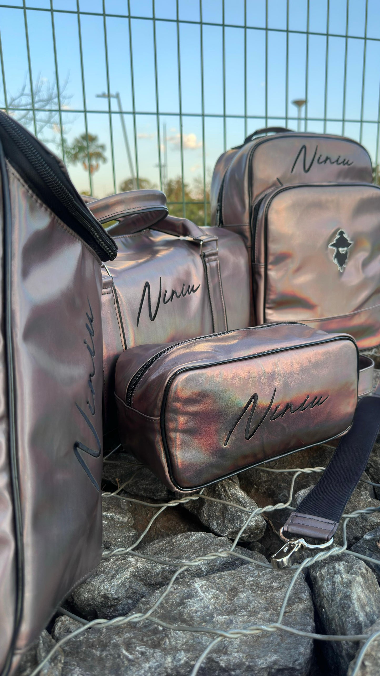 Kit Mochila + Necessaire Ouro Rosa Personalizadas | Conjunto Prático, Estiloso e Exclusivo – LEGEND